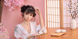 入 13 万 +！90 后夫妻靠 “娃娃体验馆”，3 个月收回 8.8 万成本